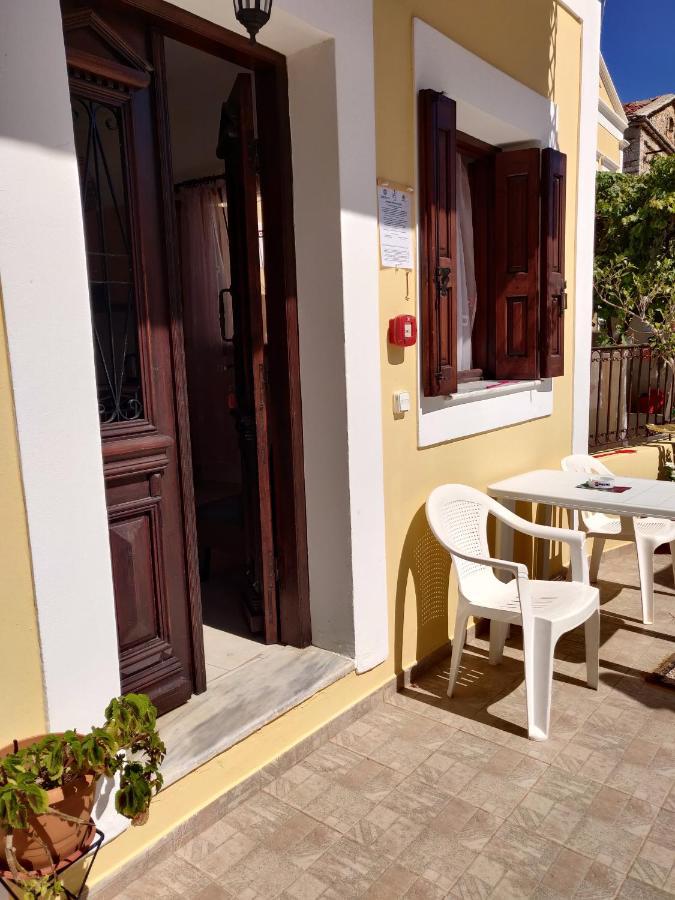 Nikos And Eva Studios Đảo Sými Ngoại thất bức ảnh