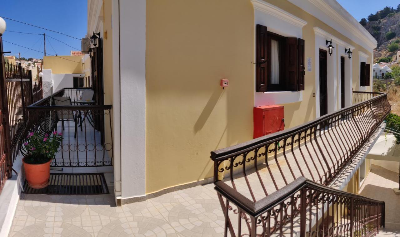 Nikos And Eva Studios Đảo Sými Ngoại thất bức ảnh