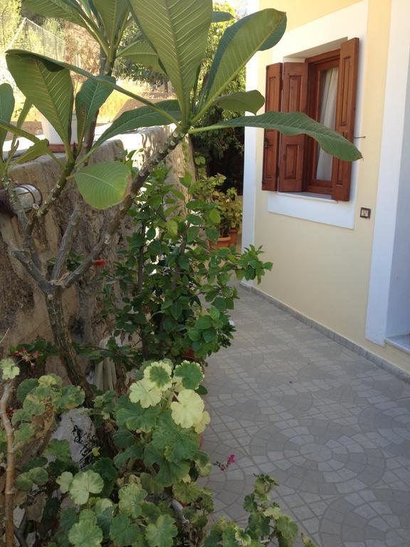 Nikos And Eva Studios Đảo Sými Ngoại thất bức ảnh
